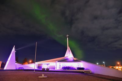Ein letztes Polarlicht in Reykjanesbær