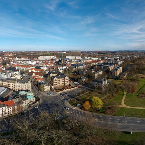 Frühlingspanorama von Zwickau aus der Luft